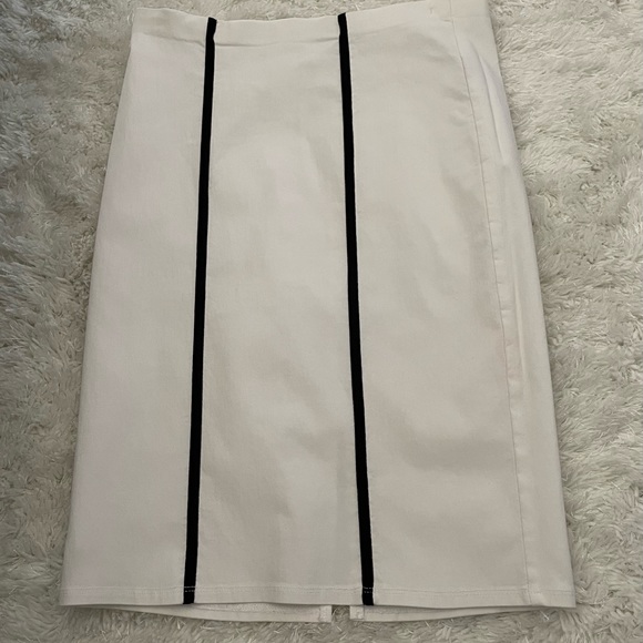 Woman pencil skirt pre loved like new - Picture 5 of 14